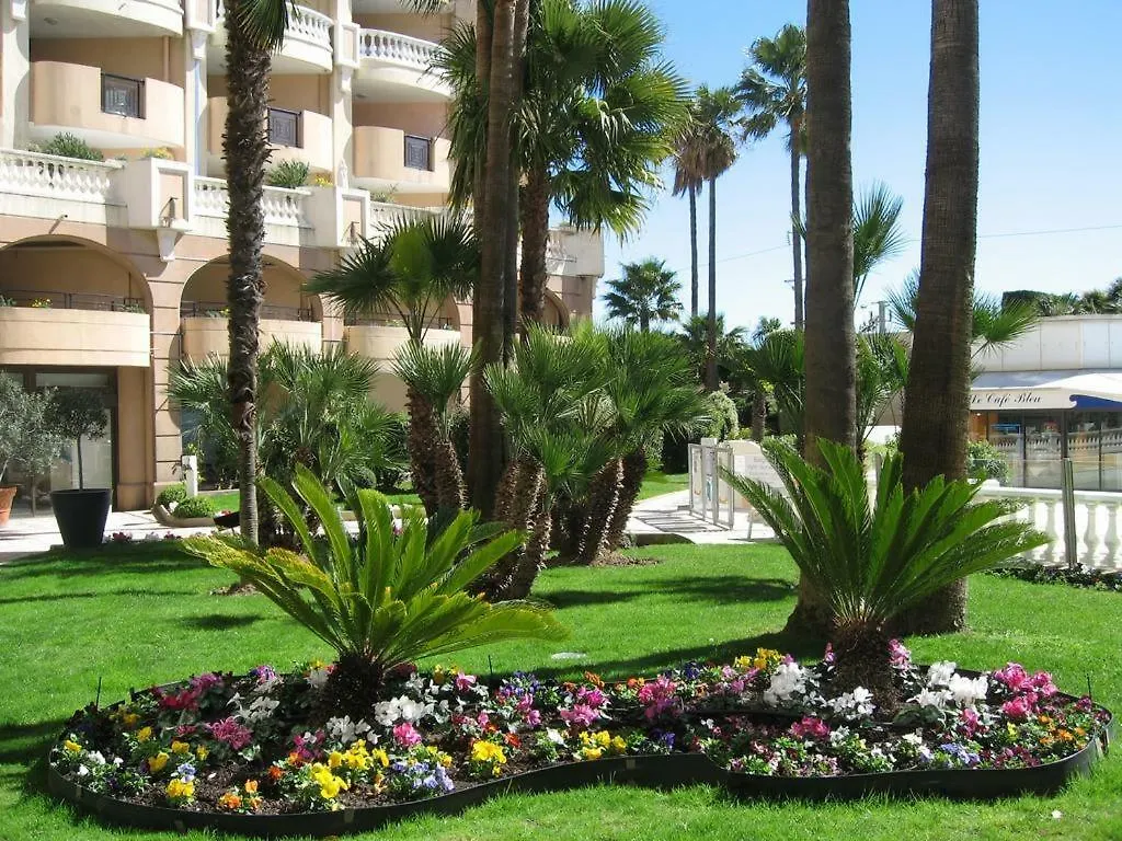 Cannes Vue Mer 0*,