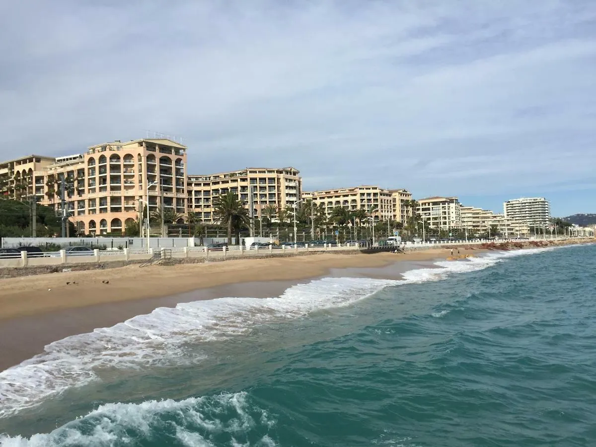 Cannes Vue Mer Apartment