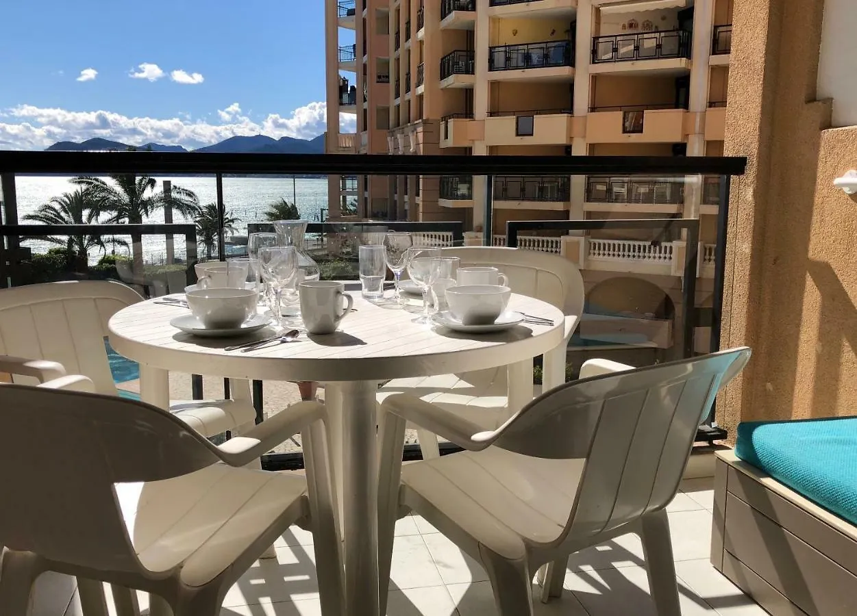 Cannes Vue Mer 0*,  France